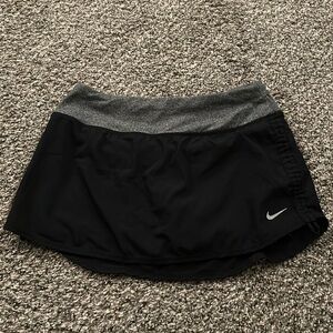 Nike skirt size small